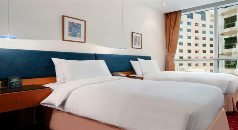 Hilton Baynunah Hotel Abu Dhabi Exterior photo